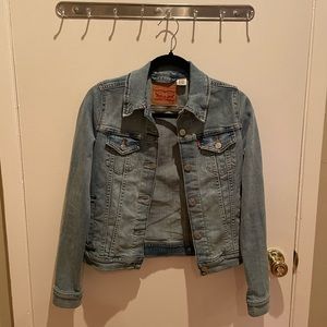 Levi’s women original trucker jacket size NWOT